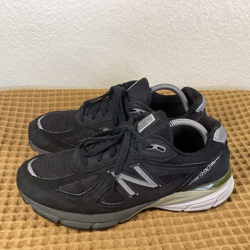 New Balance 990v4 Women's 10 D Mens 9 Black Gray Silver Suede Sneakers W990BL4